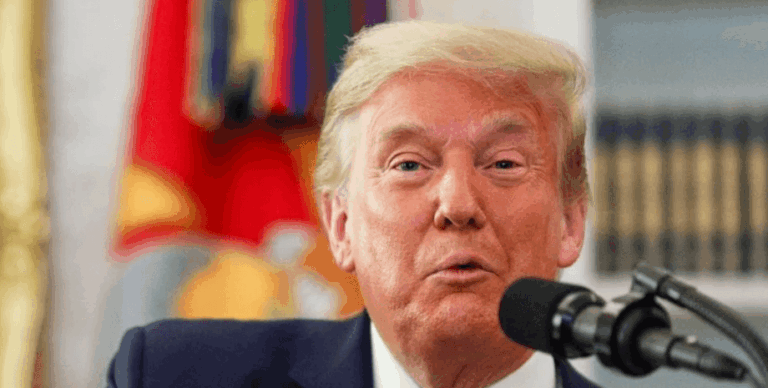 inostrannye-lidery-panikujut-kogda-vidjat-eto-v-belom-dome-tramp-pokazal-chto-smushhaet-ih-vo-vremja-vizitov-foto-97927ce