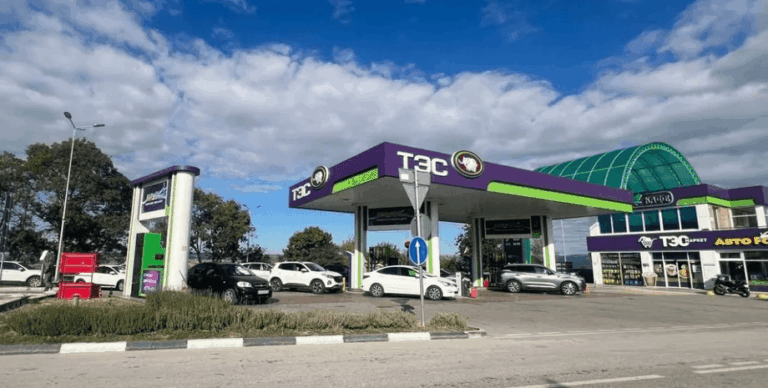 maksimum-30-litrov-v-ruki-v-sevastopole-vveli-talony-na-benzin-v-setjah-azs-video-18b377d