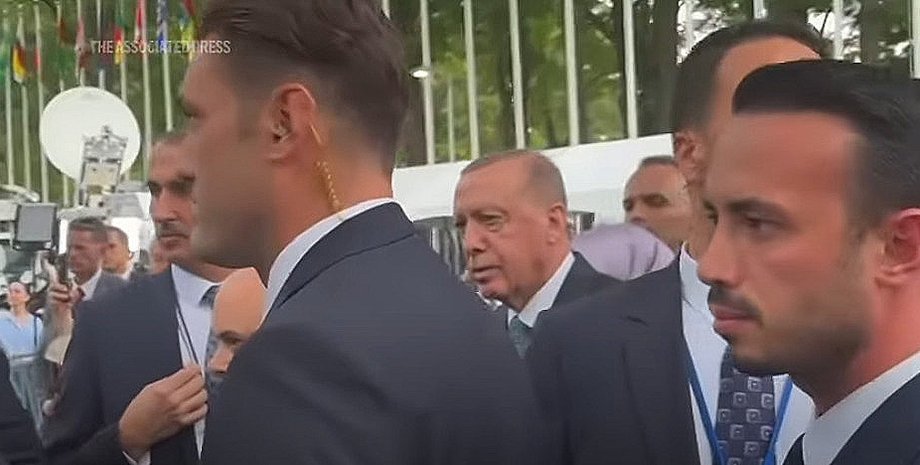 skandal-v-oon-policija-nju-jorka-ostanovila-erdogana-iz-za-kortezha-trampa-video-71bd978