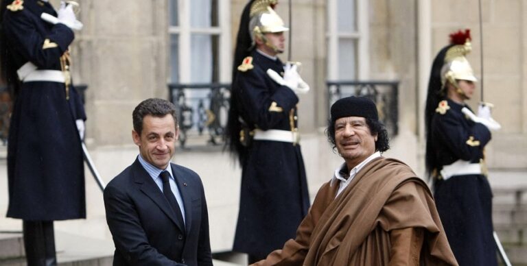 sud-nad-sarkozi-ozvuchen-srok-zakljuchenija-dlja-byvshego-prezidenta-francii-d25fe6e