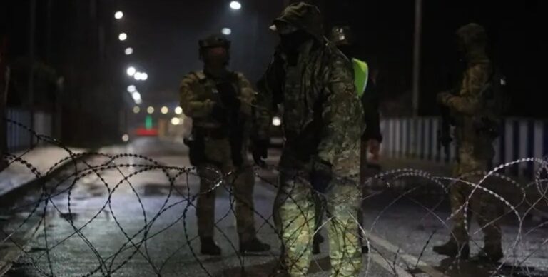 v-oboih-napravlenijah-i-dlja-vseh-voditelej-polsha-zakryla-granicu-s-belarusju-video-78f39ed