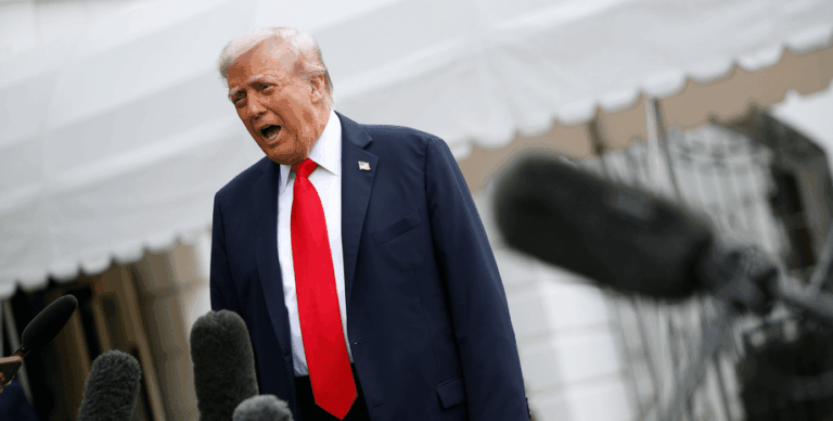 vy-vredite-avstralii-tramp-nachal-ugrozhat-reporteru-posle-voprosa-o-ego-biznese-video-c1d968c