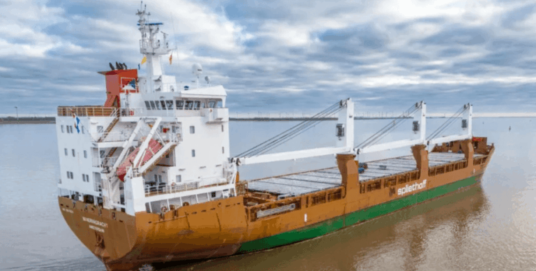 husity-atakovali-raketoj-gruzovoe-sudno-v-ekipazhe-byli-ukraincy-raneny-dvoe-morjakov-0b51f92