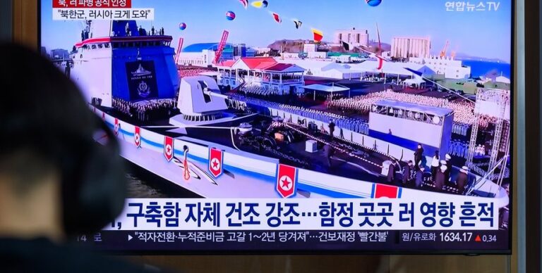 istoshhennye-morjaki-kndr-popali-v-bolnicu-posle-banketa-v-chest-kim-chen-yna-video-207fe7a