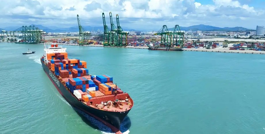 posylki-iz-kitaja-teper-plyvut-sverhopasnym-putem-kotoryj-mozhet-unichtozhit-severnyj-ledovityj-okean-968661e