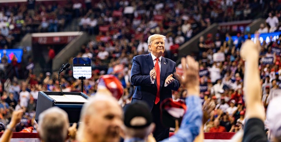 tysjacha-trampa-prezident-ssha-obeshhaet-razdat-amerikancam-do-1-000-i-bolee-b3ba627