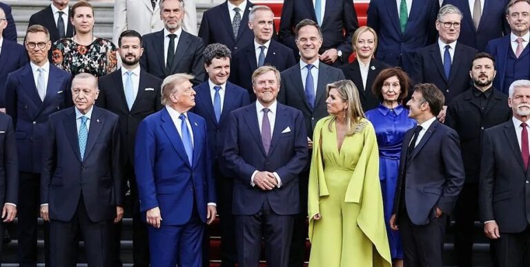 uvazhajut-v-rossii-tramp-nazval-lidera-kotoryj-mozhet-pomoch-zavershit-vojnu-v-ukraine-afdcf7e