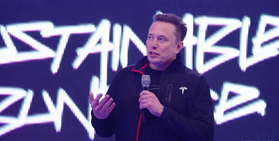 akcionery-tesla-odobrili-sdelku-mask-mozhet-stat-pervym-v-mire-trillionerom-video-2d5b312