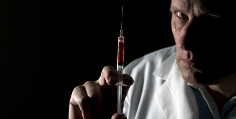 ne-hotel-rabotat-nochju-medbrat-ubil-10-pacientov-i-poluchil-pozhiznennoe-5bd3952