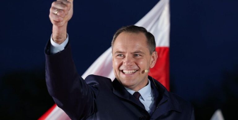 polsha-okazyvaet-pomoshh-ukrainskim-bezhencam-poslednij-god-kakie-uslovija-071495d