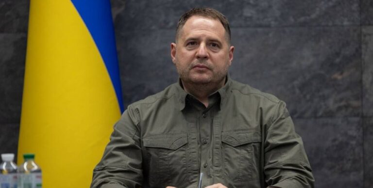 pogranichnikam-zapretili-vypuskat-iz-ukrainy-andreja-ermaka-goncharenko-a3ada2c