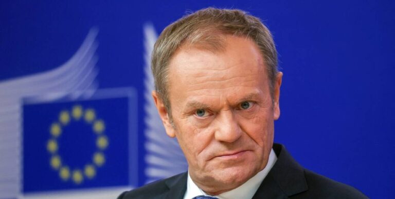 tusk-obratilsja-k-vashingtonu-ego-post-stal-samym-populjarnym-v-mire-za-sutki-7ae165c