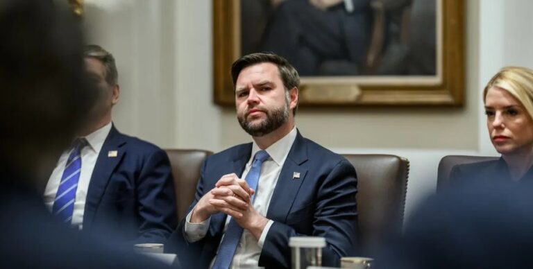 vse-voprosy-otkryto-obsuzhdajutsja-dzhej-di-vens-zajavil-o-proryve-v-peregovorah-s-rf-i-ukrainoj-6547652