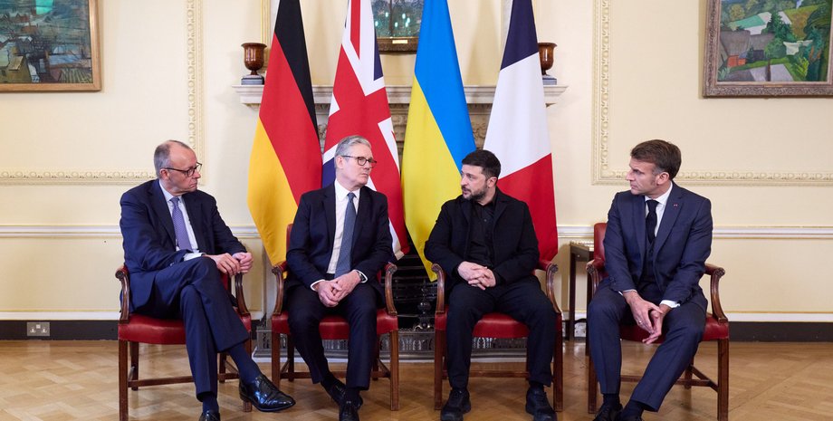 vstrecha-zelenskogo-merca-makrona-i-starmera-prezident-ukrainy-molcha-pokinul-peregovory-6ce7e4e