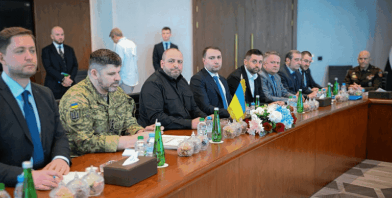 konec-vojny-ili-vojna-bez-konca-chto-pokazali-i-skryli-zasekrechennye-peregovory-ukrainy-ssha-i-rf-v-abu-dabi-71bd691