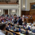 krizis-v-rade-okolo-40-deputatov-slugi-naroda-gotovy-slozhit-mandaty-motovilovec-560d6c0