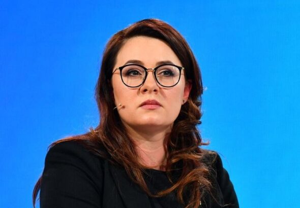 napominaet-moskvu-90-h-sviridenko-svjazala-zaderzhanie-inkassatorov-s-vizitom-sijjarto-v-rf-7e8998e