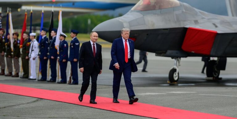 riskovannyj-shag-tramp-ne-otkazhetsja-ot-mirnogo-soglashenija-s-putinym-iz-za-idei-protivodejstvija-kitaju-politico-c745e1f