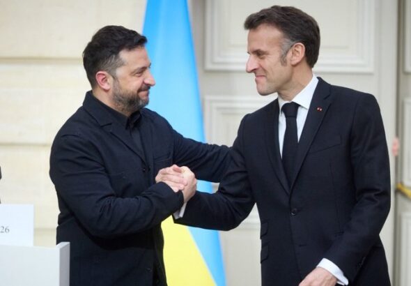 vizit-ne-dlja-galochki-zachem-zelenskij-srochno-poehal-vo-franciju-i-o-chem-dogovorilsja-s-makronom-7adc386