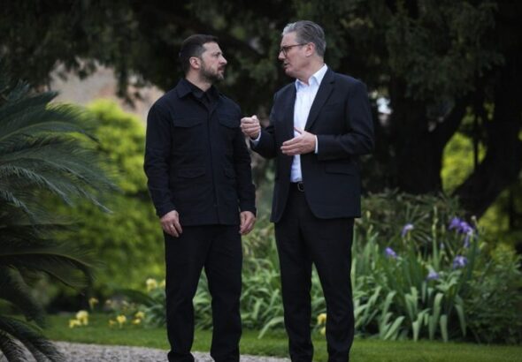 zelenskij-pribyl-v-london-s-kem-vstretitsja-detali-vizita-1eaf6bb