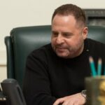 byvshij-glava-op-ermak-poluchil-bolee-200-tys-grn-otpusknyh-posle-uvolnenija-deklaracija-230eedb