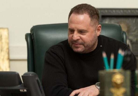 byvshij-glava-op-ermak-poluchil-bolee-200-tys-grn-otpusknyh-posle-uvolnenija-deklaracija-230eedb