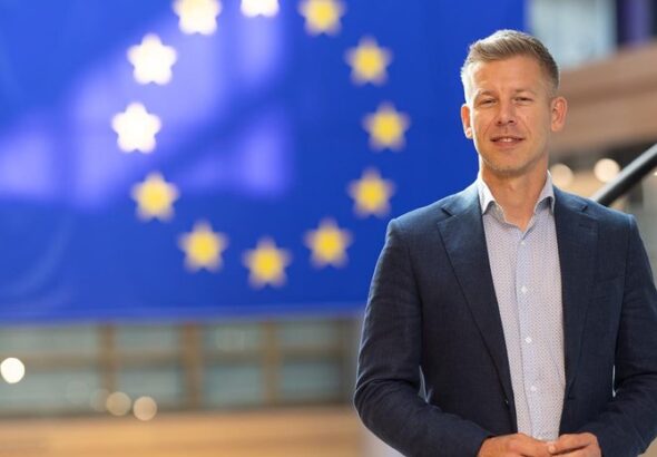 v-chastnosti-razblokirovanie-kredita-dlja-kieva-es-vydvinul-madjaru-27-uslovij-dlja-razmorozki-euro35-mlrd-ft-0dc459e