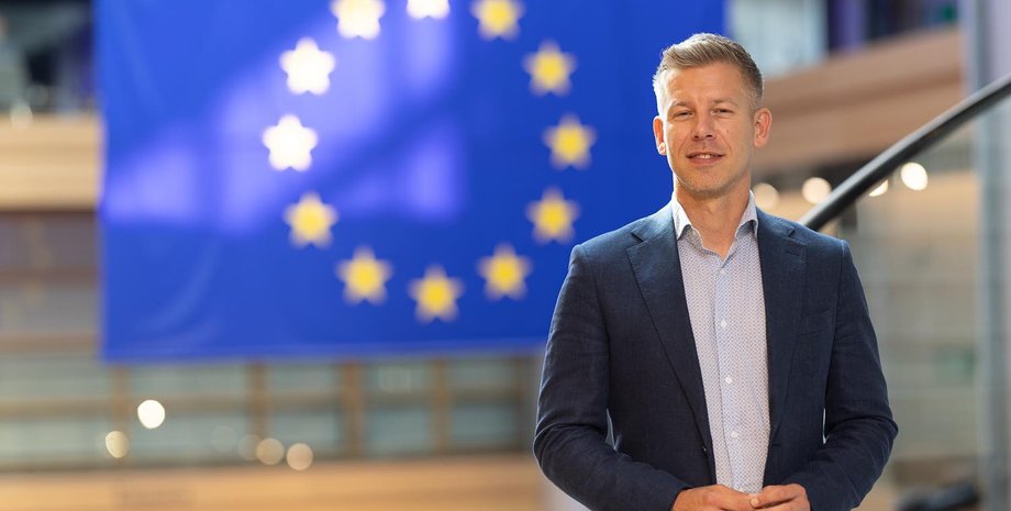 v-chastnosti-razblokirovanie-kredita-dlja-kieva-es-vydvinul-madjaru-27-uslovij-dlja-razmorozki-euro35-mlrd-ft-0dc459e