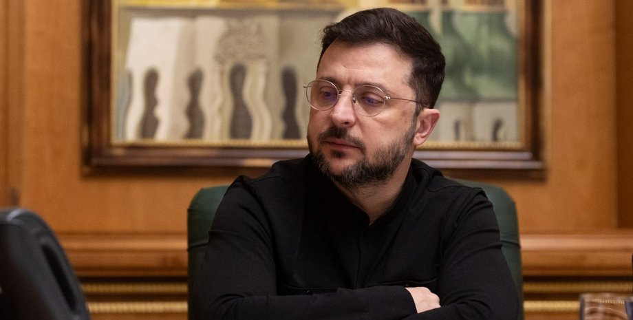 Владимир Зеленский в кабинете президента Украины