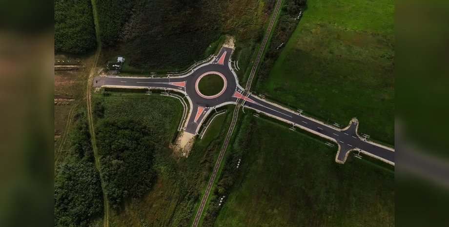 недостроенная дорога "Дорога в никуда": правительство Орбана потратило миллиарды от ЕС на подозрительное строительство, — СМИ