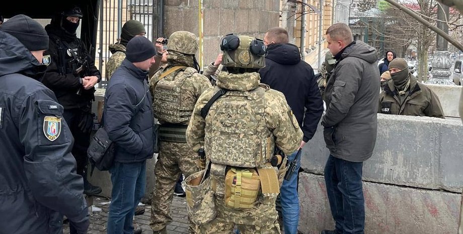 НАБУ проводит обыски в комитетах Верховной Рады