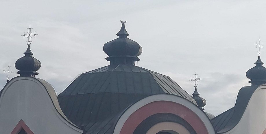 В Польше неизвестные срезали крест на куполе украинской Греко-Католической церкви