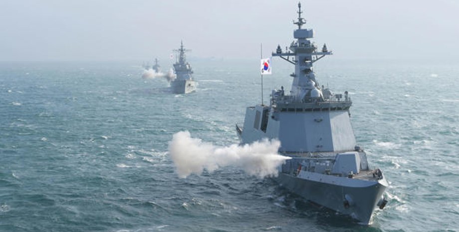 Фрегат Cheonan Вооруженные силы Южной Кореи открыли огонь с фрегата Cheonan