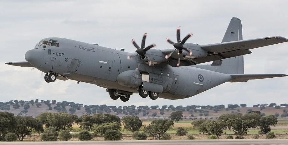 Самолет C-130