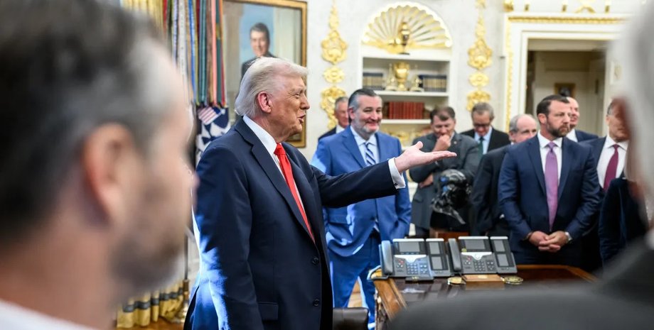 дональд трамп в овальном кабинете